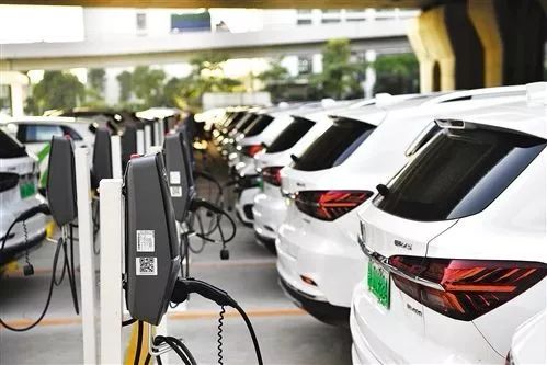 新能源汽車銷量斷崖式下滑引關注，專家預測明年政策將促行業回暖